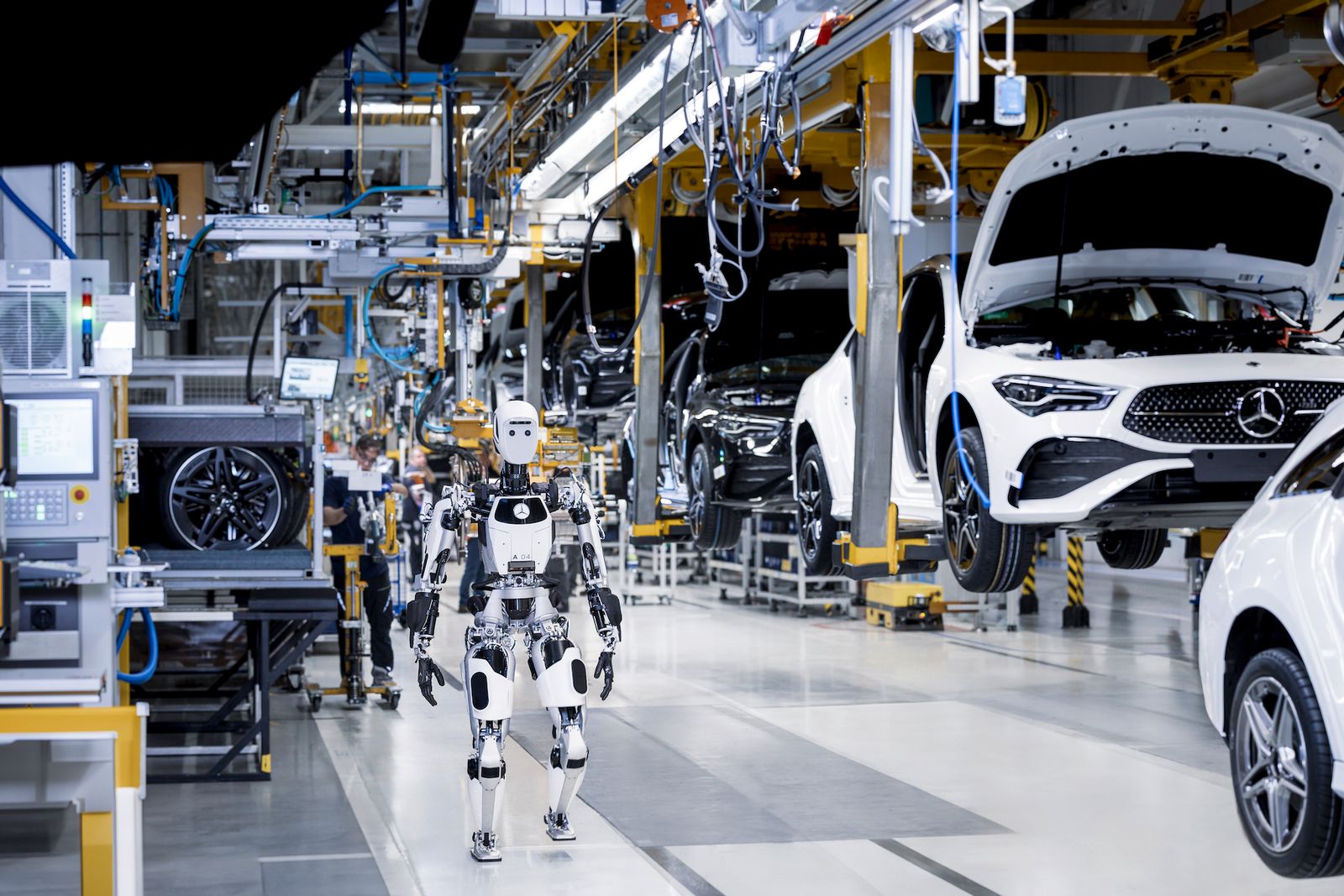 Mercedes Benz Revoluciona Su Eficiencia Operativa Con Robots Humanoides