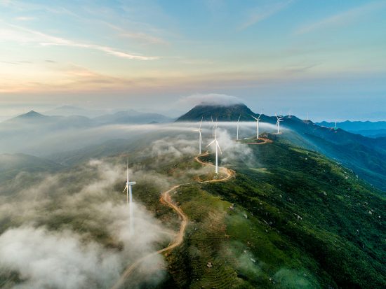 imagen aerea de superficie terrestre de energía eólica